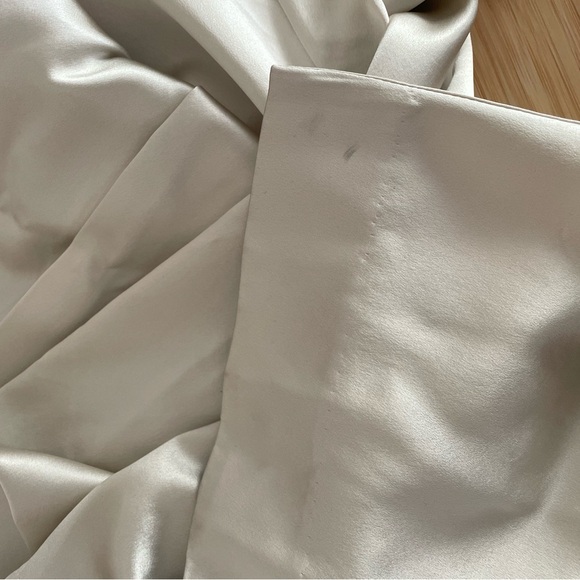 Banana republic silk pants - Picture 4 of 4